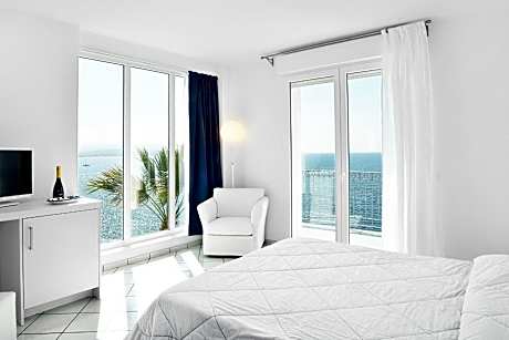 Junior Suite (2 Adults)