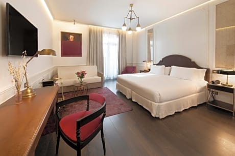 Grand Deluxe Double or Twin Room with City View