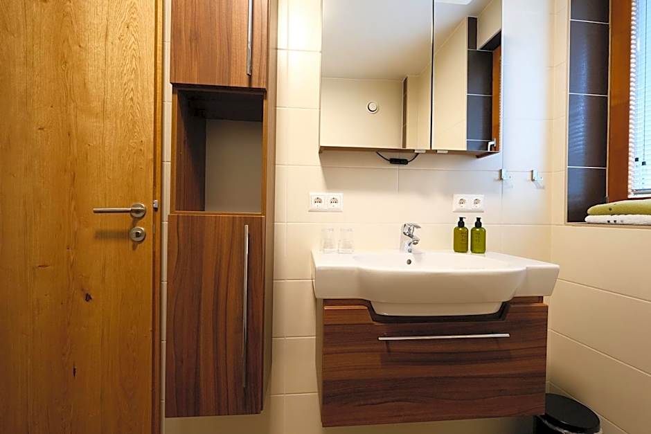 SeeHotel & SeeApartments Kärntnerhof- direkt am See!