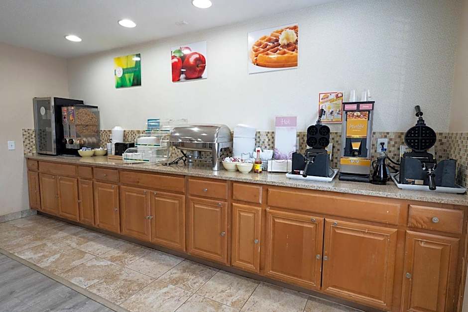 Quality Inn & Suites Sun Prairie