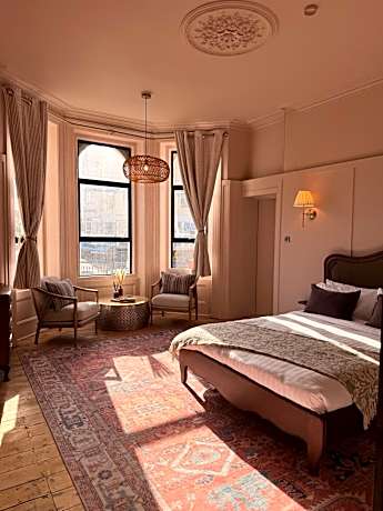 Queen Suite