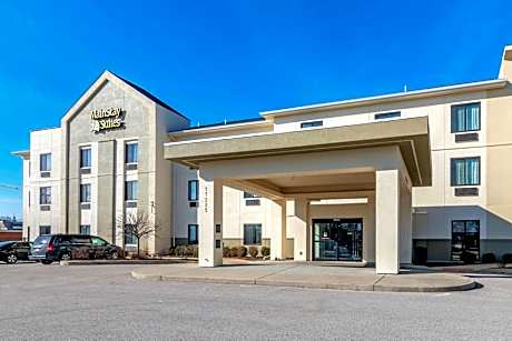 MainStay Suites St. Louis Airport