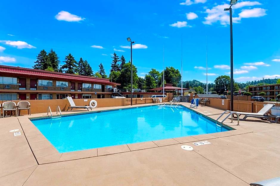Quality Inn & Suites Airport Convention Center – Portland, OR