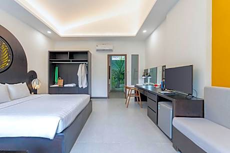 King Room with Pool View