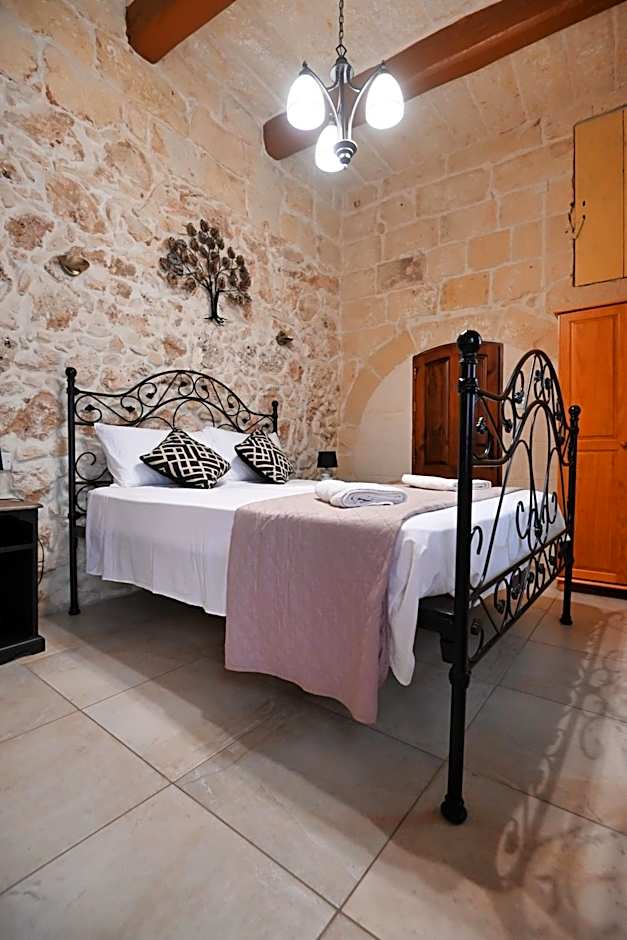 The Cloisters Bed And Breakfast
