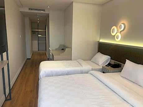 Standard Triple Studio