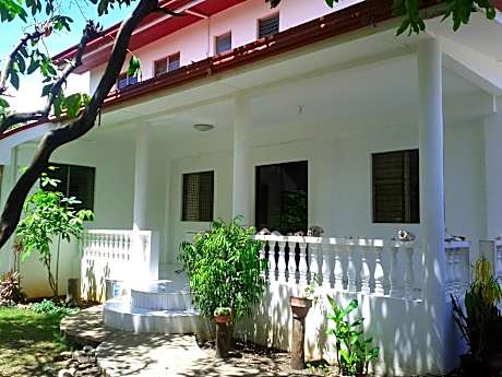 Luzmin BH - White House