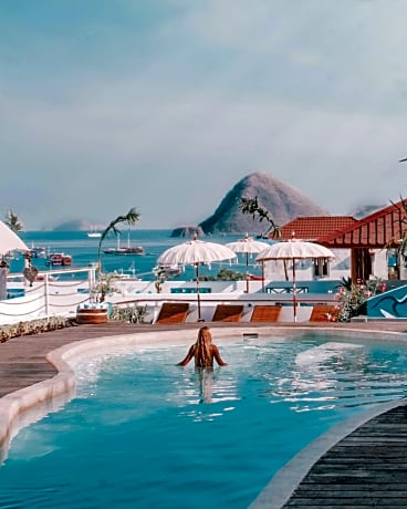 Seaesta Komodo Hostel & Hotel