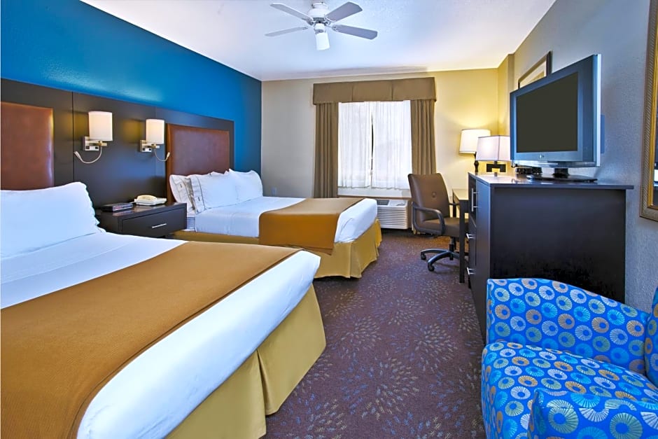 Holiday Inn Express Mackinaw City