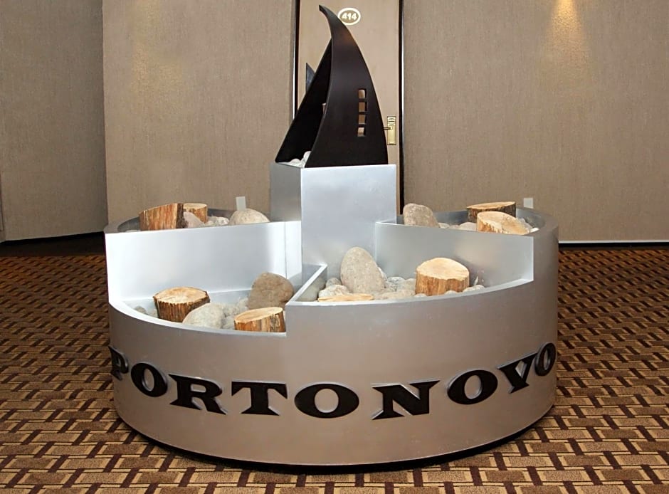 Porto Novo Hotel & Suites