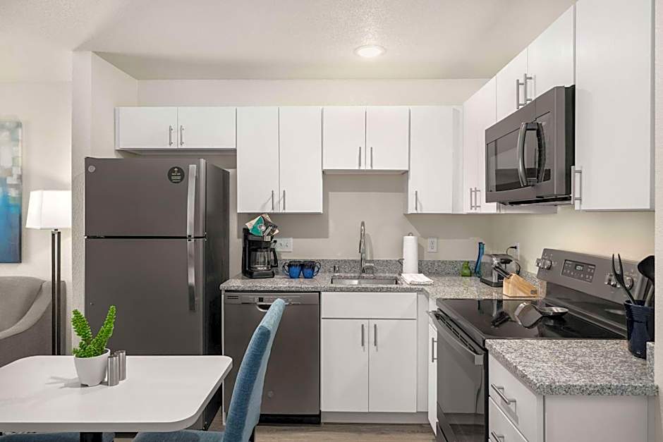 WaterWalk Extended Stay by Wyndham Minneapolis - Plymouth