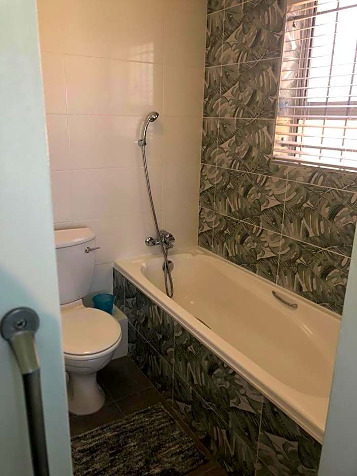 Hermanus Beach Club - St Tides House 19