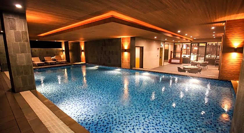 Asialink Hotel by Prasanthi