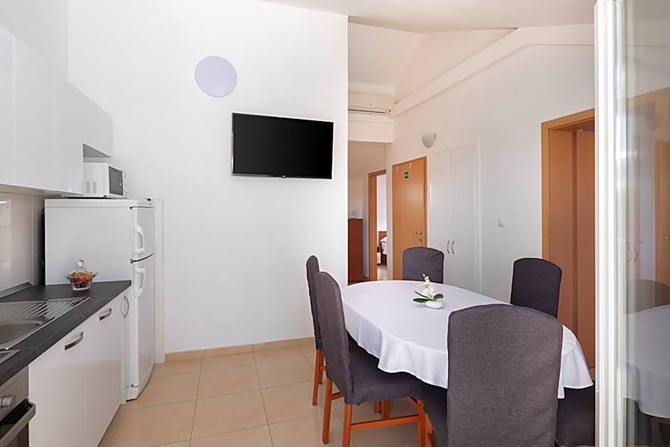 Apartments Vucica, Sevid