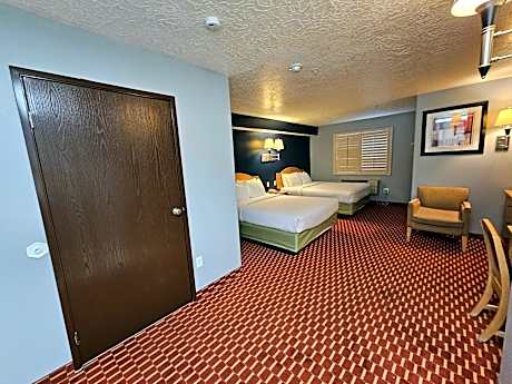 Queen Suite with Two Queen Beds - Non-Smoking