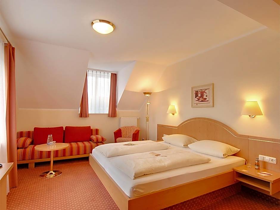 Hotel Kriemhild am Hirschgarten in Munich-Nymphenburg