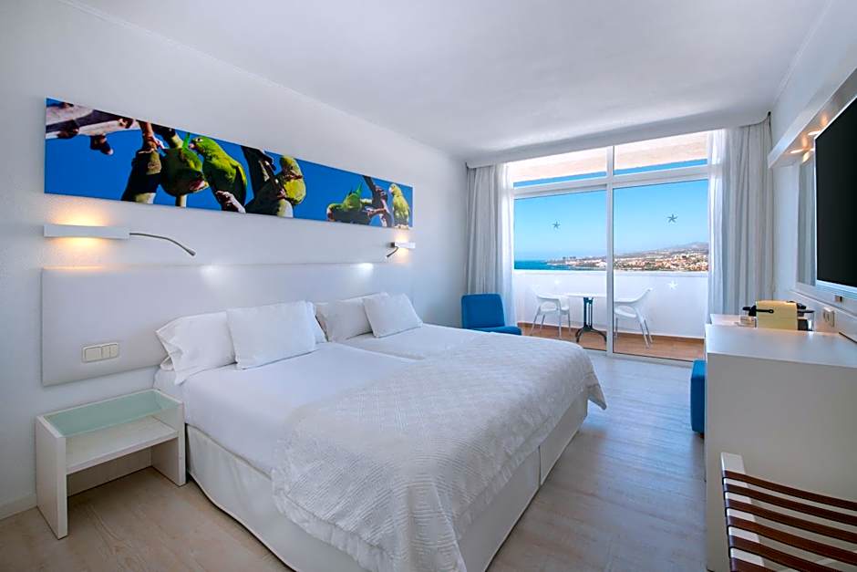 Iberostar Waves Bouganville Playa