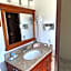 All Star Inn & Suites