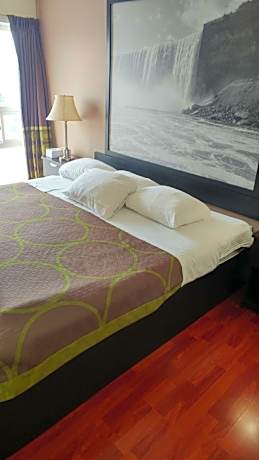 King Studio Suite - Non-Smoking