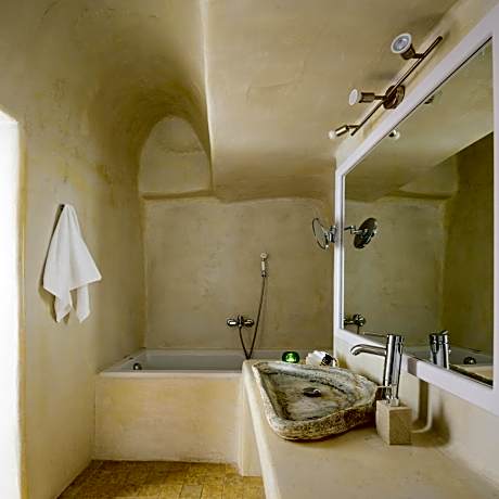 Superior Suite with Private Whirlpool & Caldera View