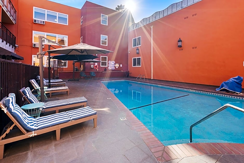 The Live Hotel