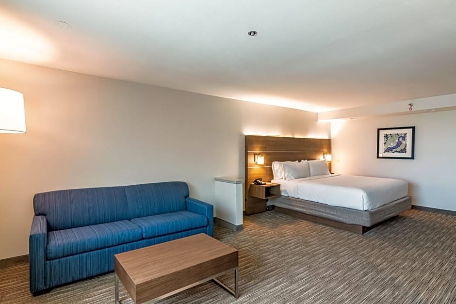 Holiday Inn Express Camarillo By IHG