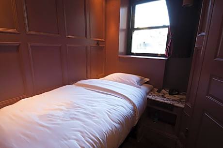 MiMi's Tiny Single - Made for one and tiny luggage