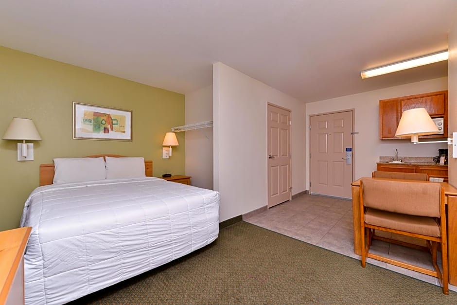 Americas Best Value Inn & Suites-Winnie