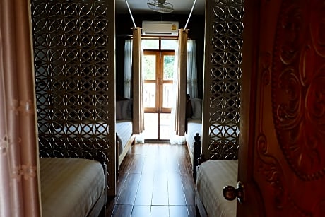 Private Room for 4 People