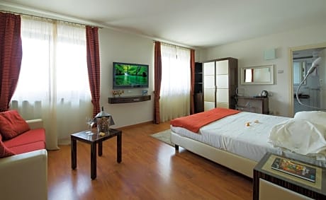 Junior Suite with Lake View