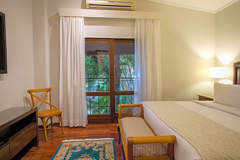 Las Lomas Casa Hotel