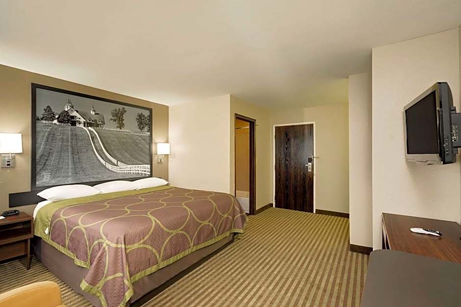 Super 8 by Wyndham Lexington Winchester Rd