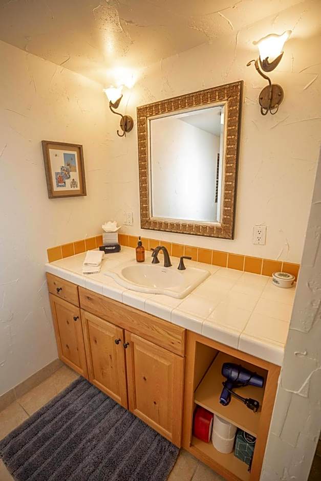 Old Ranch Inn - Adults Only 21 & Up
