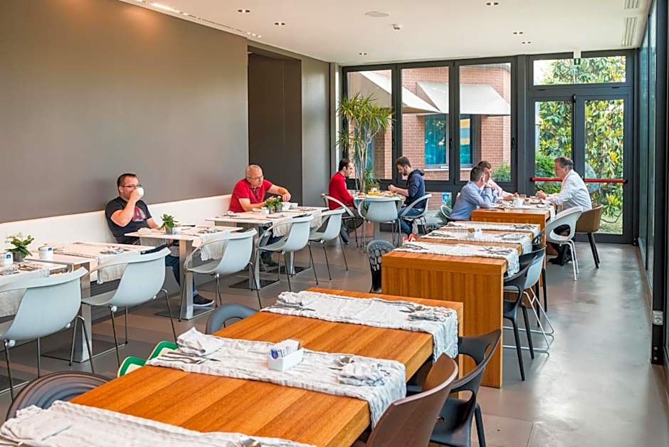 Point Hotel
