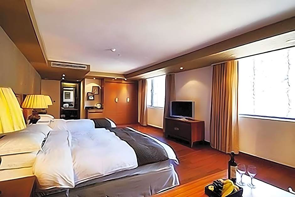 Cedarwood Villa