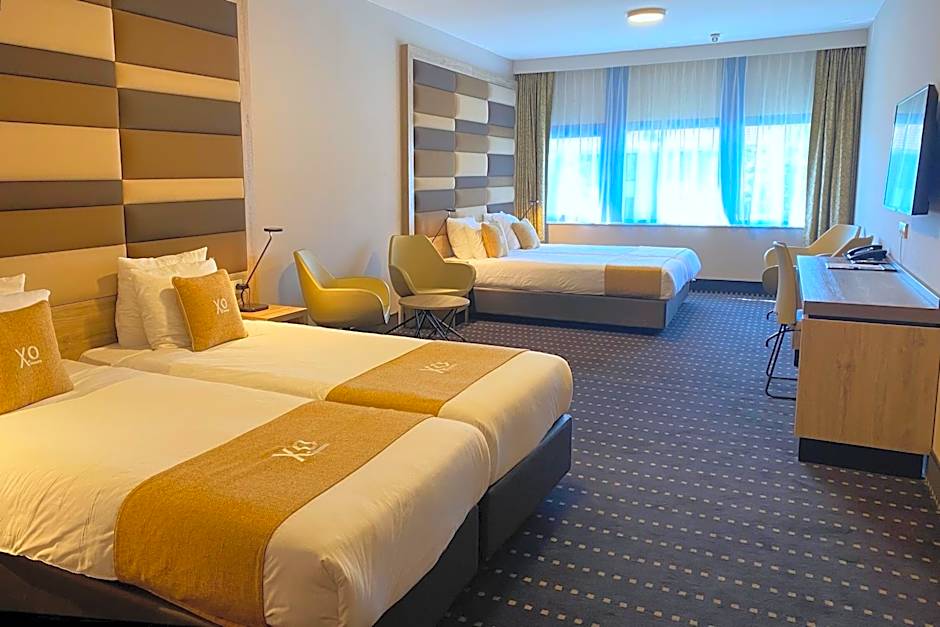 XO Hotels Blue Square