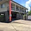 Country Plaza Motor Inn