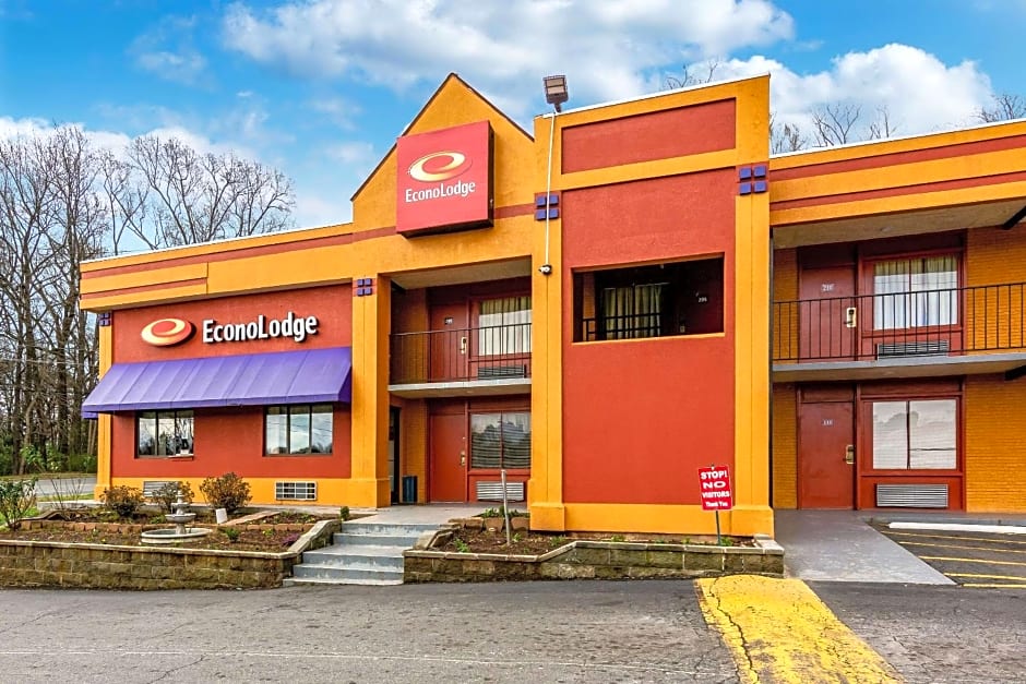 Econo Lodge Airport near Billy Graham Parkway