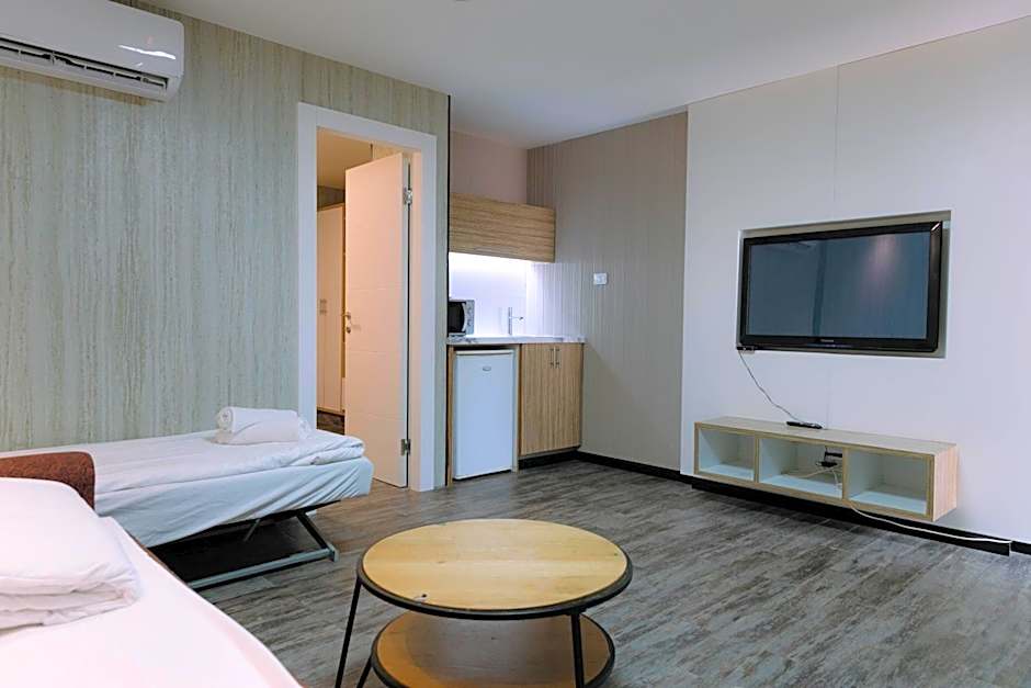 Rich Luxury Suites - Renovated