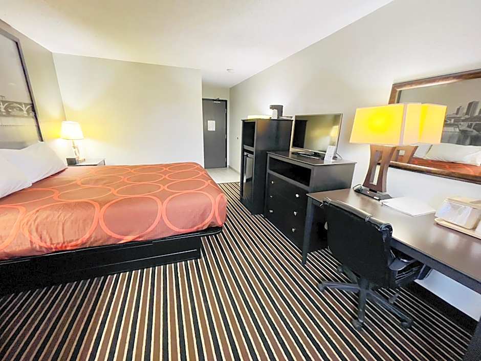 Super 8 by Wyndham Shakopee