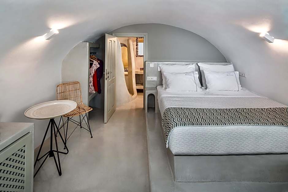 Kaleidoscope Oia Suites