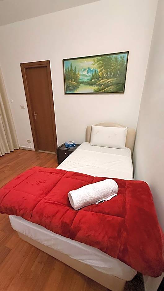 Host Roma