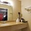 Howard Johnson by Wyndham Houston Hobby Airport