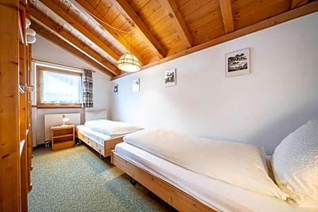 Apartment (4 Adults)