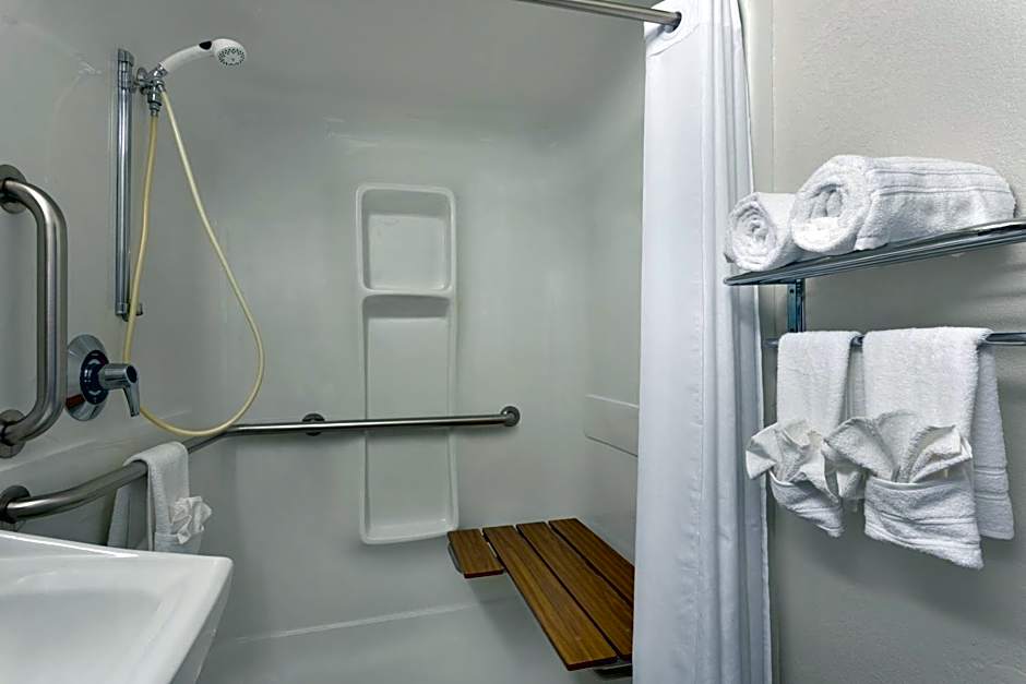 Microtel Inn & Suites by Wyndham Louisville East