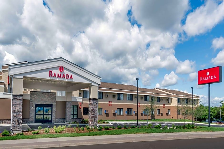 Ramada by Wyndham Minneapolis Golden Valley