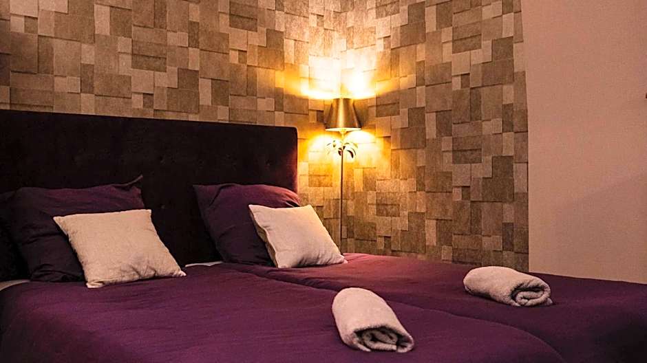 A La Villa Perroy les chambres sont spacieuses et les petit-déjeuners offerts