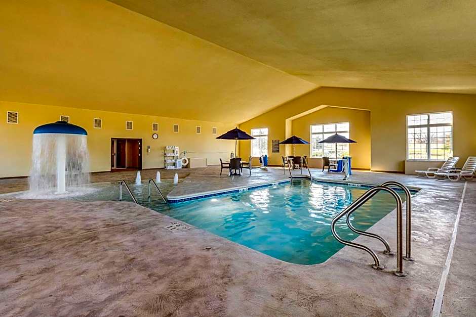 Comfort Suites Cedar Falls