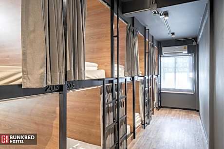 Bunk Bed in Mixed Dormitory Room