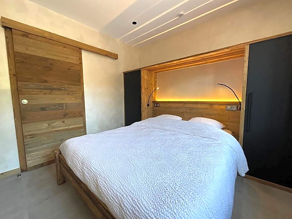 Gite Roche Des Ducs avec Piscine toute l'année, Spa, Sauna, Hammam